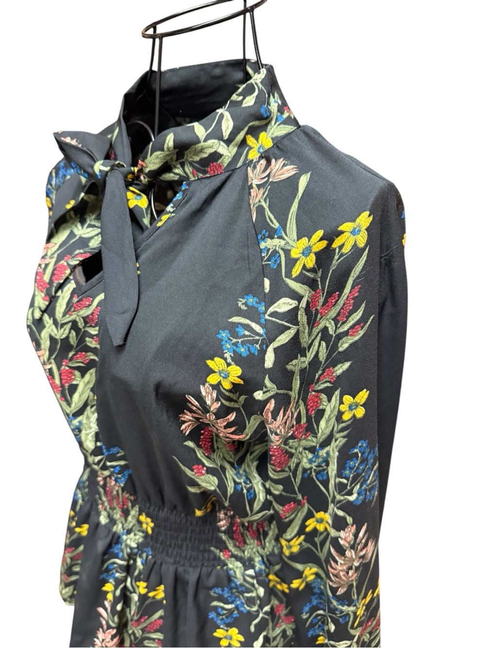 Truth Black Floral Tie-Neck Smocked Waist Blouse small - Picture 4 of 7